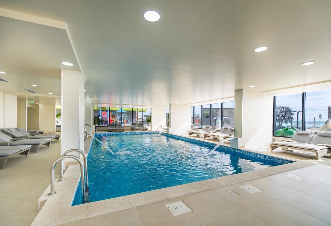 Sunrise King Studio Spa N Pool Beach Resort Năvodari Екстериор снимка